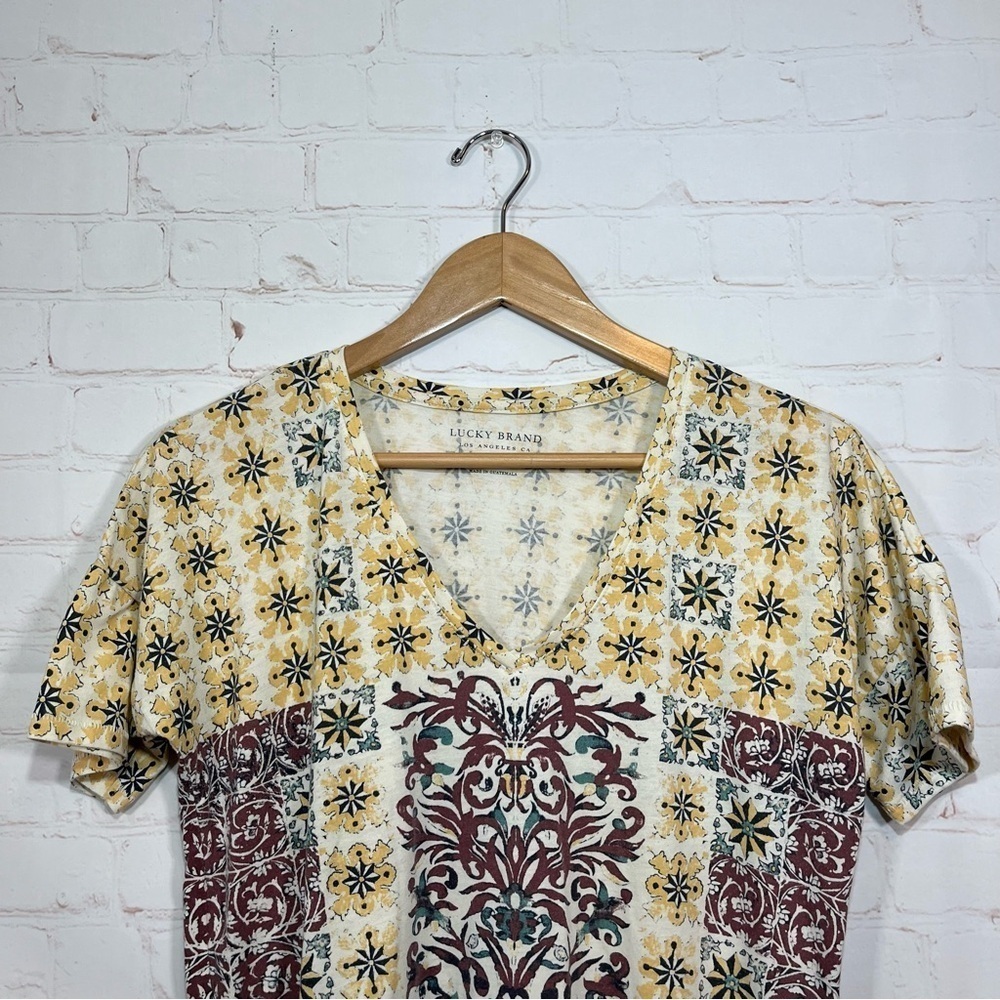 Lucky Brand Aztec Floral T Shirt Womens Small Short Sleeve Hem Slits - Picture 2 of 7